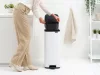 Brabantia Bo Pedal Bin pedálos hulladékgyűjtő szagmentesen záródó Soft-Close fedél, karcsú, négyzetes forma, műanyag