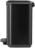 Brabantia Bo Pedal Bin pedálos hulladékgyűjtő szagmentesen záródó Soft-Close fedél, karcsú, négyzetes forma, műanyag