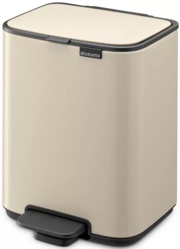 Brabantia Bo Pedal Bin pedálos hulladékgyűjtő szagmentesen záródó Soft-Close fedél, karcsú, négyzetes forma, műanyag