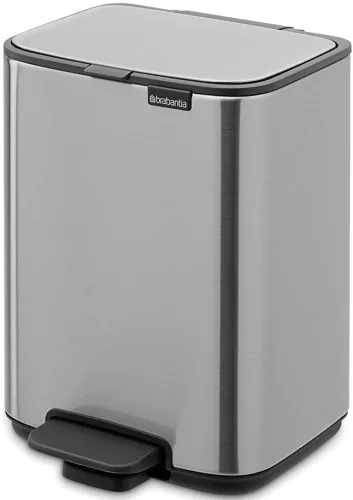 Brabantia Bo Pedal Bin pedálos hulladékgyűjtő szagmentesen záródó Soft-Close fedél, karcsú, négyzetes forma, műanyag
