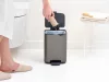 Brabantia Bo Pedal Bin pedálos hulladékgyűjtő szagmentesen záródó Soft-Close fedél, karcsú, négyzetes forma, műanyag
