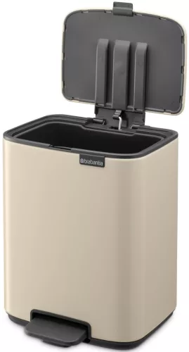 Brabantia Bo Pedal Bin pedálos hulladékgyűjtő szagmentesen záródó Soft-Close fedél, karcsú, négyzetes forma, műanyag