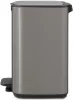 Brabantia Bo Pedal Bin pedálos hulladékgyűjtő szagmentesen záródó Soft-Close fedél, karcsú, négyzetes forma, műanyag