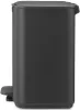 Brabantia Bo Pedal Bin pedálos hulladékgyűjtő szagmentesen záródó Soft-Close fedél, karcsú, négyzetes forma, műanyag
