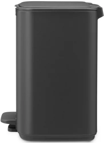 Brabantia Bo Pedal Bin pedálos hulladékgyűjtő szagmentesen záródó Soft-Close fedél, karcsú, négyzetes forma, műanyag