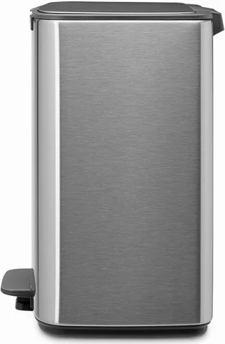 Brabantia Bo Pedal Bin pedálos hulladékgyűjtő szagmentesen záródó Soft-Close fedél, karcsú, négyzetes forma, műanyag