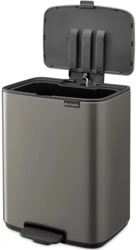 Brabantia Bo Pedal Bin pedálos hulladékgyűjtő szagmentesen záródó Soft-Close fedél, karcsú, négyzetes forma, műanyag