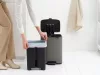 Brabantia Bo Pedal Bin pedálos hulladékgyűjtő szagmentesen záródó Soft-Close fedél, karcsú, négyzetes forma, műanyag
