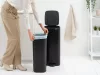 Brabantia Bo Pedal Bin pedálos hulladékgyűjtő szagmentesen záródó Soft-Close fedél, karcsú, négyzetes forma, műanyag