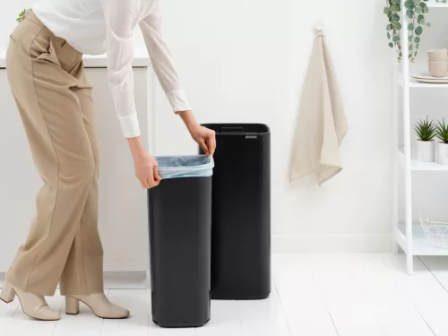 Brabantia Bo Touch Bin nyomófedeles hulladékgyűjtő, karcsú, négyzetes forma, műanyag tartály, 30L - O méret, acél, matt
