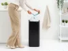 Brabantia Bo Touch Bin nyomófedeles hulladékgyűjtő, karcsú, négyzetes forma, műanyag tartály, 30L - O méret, acél, matt