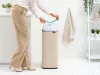 Brabantia Bo Touch Bin nyomófedeles hulladékgyűjtő, karcsú, négyzetes forma, műanyag tartály, 30L - O méret, acél,