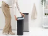 Brabantia Bo Touch Bin nyomófedeles hulladékgyűjtő, karcsú, négyzetes forma, műanyag tartály, 30L - O méret, r.m. acél,