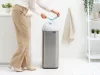 Brabantia Bo Touch Bin nyomófedeles hulladékgyűjtő, karcsú, négyzetes forma, műanyag tartály, 30L - O méret, r.m. acél,