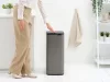 Brabantia Bo Touch Bin nyomófedeles hulladékgyűjtő, karcsú, négyzetes forma, műanyag tartály, 30L - O méret, acél,