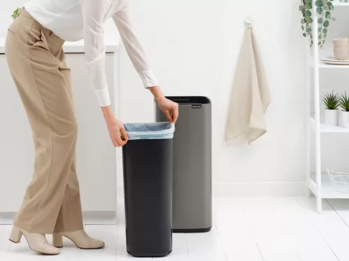 Brabantia Bo Touch Bin nyomófedeles hulladékgyűjtő, karcsú, négyzetes forma, műanyag tartály, 30L - O méret, acél,