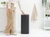 Brabantia Bo Touch Bin nyomófedeles hulladékgyűjtő, karcsú, négyzetes forma, műanyag tartály, 30L - O méret, acél,