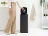 Brabantia Bo Touch Bin nyomófedeles hulladékgyűjtő, karcsú, négyzetes forma, műanyag tartály, 30L - O méret, acél,