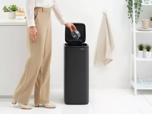 Brabantia Bo Touch Bin nyomófedeles hulladékgyűjtő, karcsú, négyzetes forma, műanyag tartály, 30L - O méret, acél,