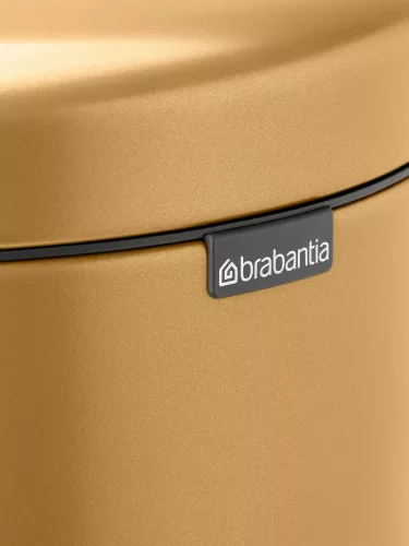 Brabantia NewIcon pedálos hulladékgyűjtő szagmentesen záródó Soft-Close fedél, műanyag tartály, 30L - G méret, acél,