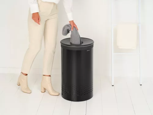 Brabantia Laundry Bin szennyestartó szellőző nyílásokkal, tépőzáras, mosható szennyesgyűjtő zsák, henger forma, nagy