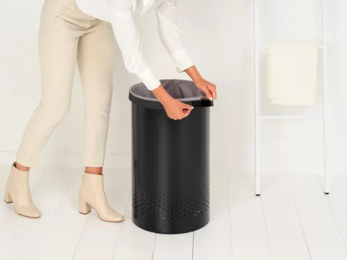 Brabantia Laundry Bin szennyestartó szellőző nyílásokkal, tépőzáras, mosható szennyesgyűjtő zsák, henger forma, nagy