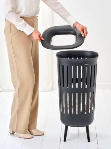 Brabantia Collect-It Laundry Basket Hi magasított szennyestartó kosár lábakon, levehető Quick-Drop fedővel, 55L,