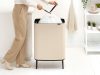 Brabantia Bo Touch Bin Hi hulladékgyűjtő Soft-Close fedéllel, magasított, lábakon álló, műanyag tartály, XXL, 60L