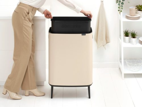 Brabantia Bo Touch Bin Hi hulladékgyűjtő Soft-Close fedéllel, magasított, lábakon álló, műanyag tartály, XXL, 60L