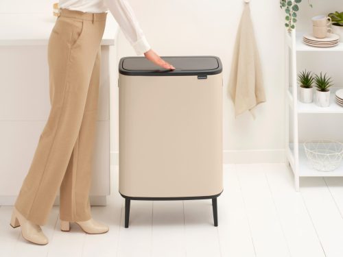 Brabantia Bo Touch Bin Hi szelektív hulladékgyűjtő Soft-Close fedéllel, magasított, lábakon álló, műanyag tartály, XXL,