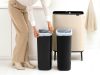 Brabantia Bo Touch Bin Hi szelektív hulladékgyűjtő Soft-Close fedéllel, magasított, lábakon álló, műanyag tartály, XXL,