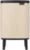 Brabantia Bo Waste Bin Hi hulladékgyűjtő felnyitható, Soft-Close fedéllel, magasított, lábakon álló, műanyag tartály, 7L