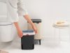 Brabantia Bo Waste Bin Hi hulladékgyűjtő felnyitható, Soft-Close fedéllel, magasított, lábakon álló, műanyag tartály, 7L