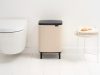 Brabantia Bo Waste Bin Hi hulladékgyűjtő felnyitható, Soft-Close fedéllel, magasított, lábakon álló, műanyag tartály,