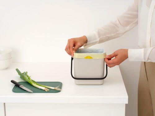 Brabantia Sort & Go konyhai szemetes felnyitható fedéllel, fogantyúval szelektív és komposzt gyűjtéséhez, 3L - A méret,