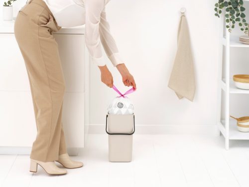 Brabantia Sort & Go konyhai szemetes felnyitható fedéllel, fogantyúval szelektív és komposzt gyűjtéséhez, 12L - C méret,