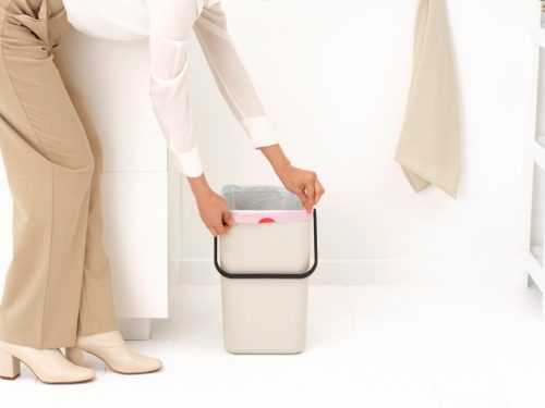 Brabantia Sort & Go konyhai szemetes felnyitható fedéllel, fogantyúval szelektív és komposzt gyűjtéséhez, 25L - J méret,