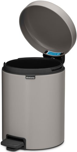 Brabantia NewIcon pedálos hulladékgyűjtő szagmentesen záródó Soft-Close fedél, műanyag tartály, 5L - W méret, acél,