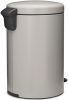 Brabantia NewIcon pedálos hulladékgyűjtő szagmentesen záródó Soft-Close fedél, műanyag tartály, 20L - Y méret, acél,