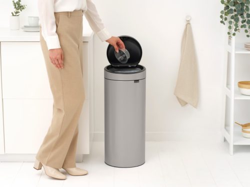 Brabantia Touch Bin New Soft-Touch nyomófedeles hulladékgyűjtő belső tartállyal, kerek, 30L - G méret, acél,