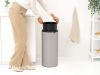 Brabantia Touch Bin New Soft-Touch nyomófedeles hulladékgyűjtő belső tartállyal, kerek, 30L - G méret, acél,