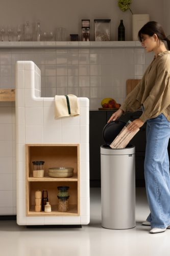 Brabantia Touch Bin New Soft-Touch nyomófedeles hulladékgyűjtő belső tartállyal, kerek, 30L - G méret, acél,