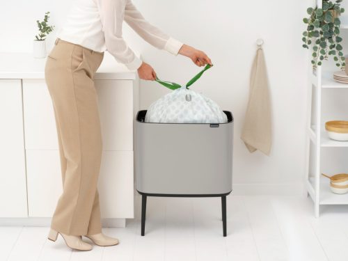 Brabantia Bo Touch Bin nyomófedeles hulladékgyűjtő, magasított, lábakon álló, műanyag tartály, 36L - R méret, acél,