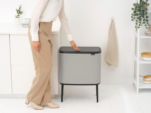 Brabantia Bo Touch Bin nyomófedeles szelektív hulladékgyűjtő, magasított, lábakon álló, műanyag tartály, 11+23L - X+J
