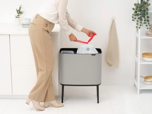 Brabantia Bo Touch Bin nyomófedeles szelektív hulladékgyűjtő, magasított, lábakon álló, műanyag tartály, 11+23L - X+J