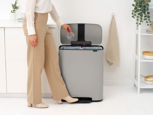 Brabantia Bo Pedal Bin pedálos szelektív hulladékgyűjtő szagmentesen záródó Soft-Close fedél, műanyag tartály, 2x30L