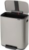Brabantia Bo Pedal Bin pedálos hulladékgyűjtő szagmentesen záródó Soft-Close fedél, műanyag tartály, 60L - M méret, acél