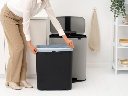 Brabantia Bo Pedal Bin pedálos hulladékgyűjtő szagmentesen záródó Soft-Close fedél, műanyag tartály, 60L - M méret, acél