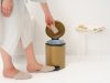 Brabantia NewIcon pedálos hulladékgyűjtő szagmentesen záródó Soft-Close fedél, műanyag tartály, 5L - W méret, acél,