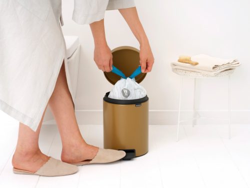 Brabantia NewIcon pedálos hulladékgyűjtő szagmentesen záródó Soft-Close fedél, műanyag tartály, 5L - W méret, acél,